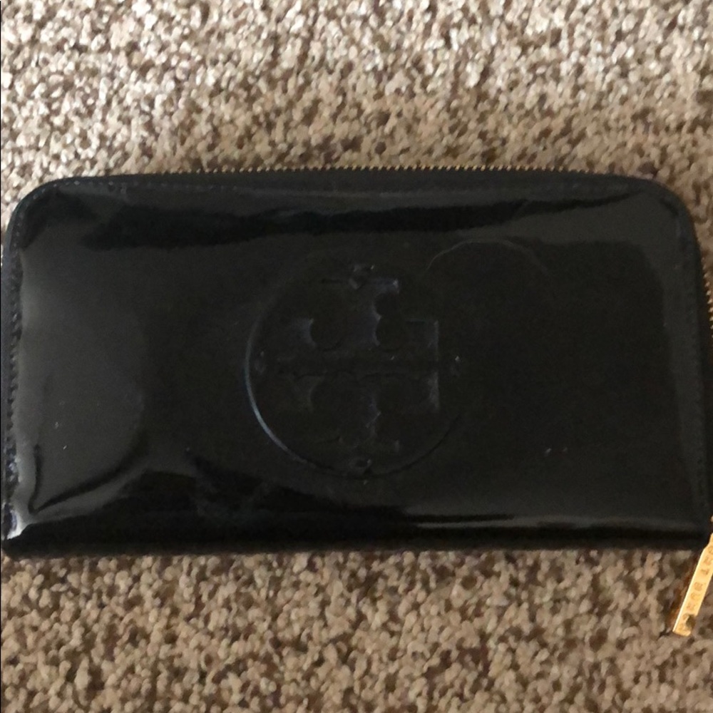 Tory Burch Patent leather wallet
